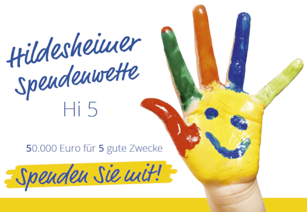 Spendenaufruf für die Hildesheimer Spendenwette mit Kinderhand auf welche ein buntes Lächeln gemalt ist